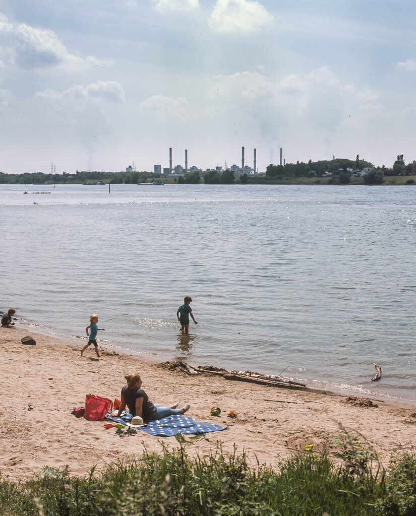 Beach in Himmelgeist with views to Alunorf